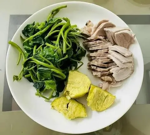 Hình ảnh Thịt heo luộc - khoai lang - rau lang luộc 