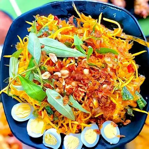 Hình ảnh Bánh tráng trộn  sốt me