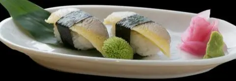 Hình ảnh sushi cá trích ép trứng