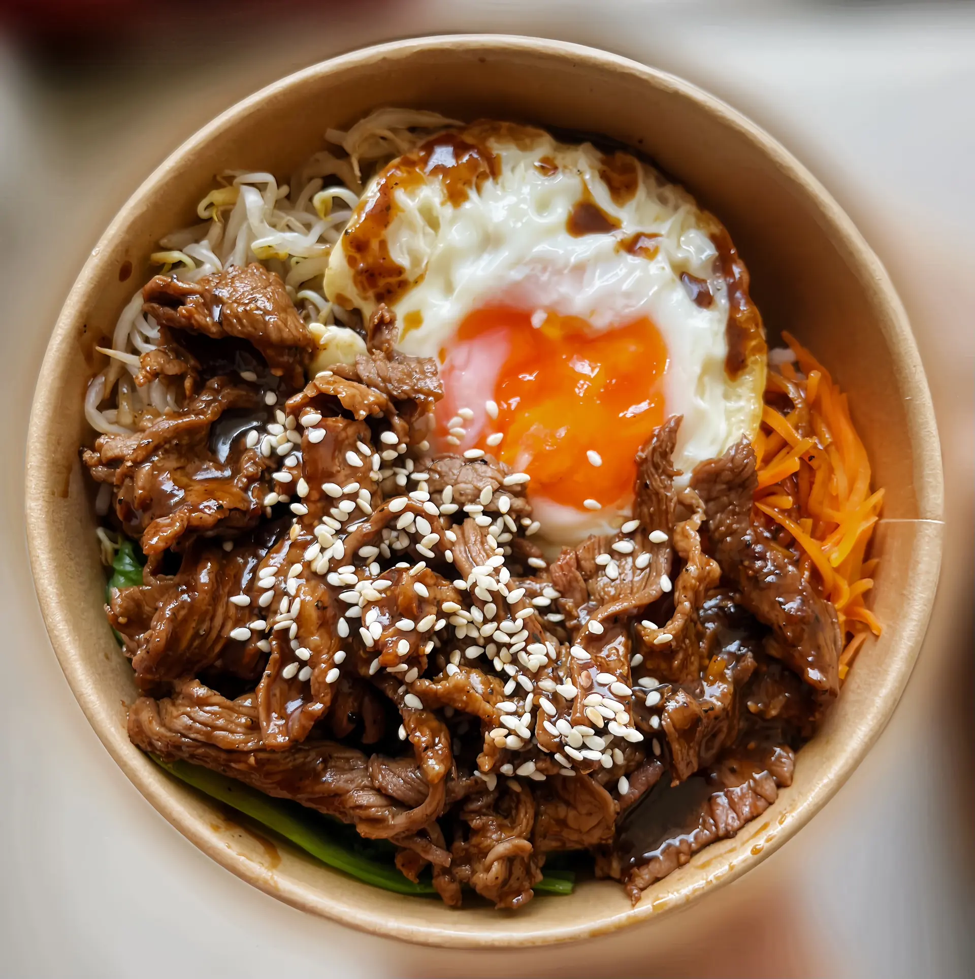 Hình ảnh Cơm bò sốt hoàng kim