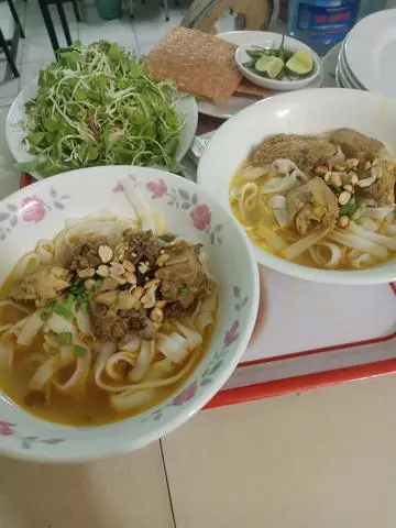 Hình ảnh Mì Quảng Gà Chọi Rút Xương