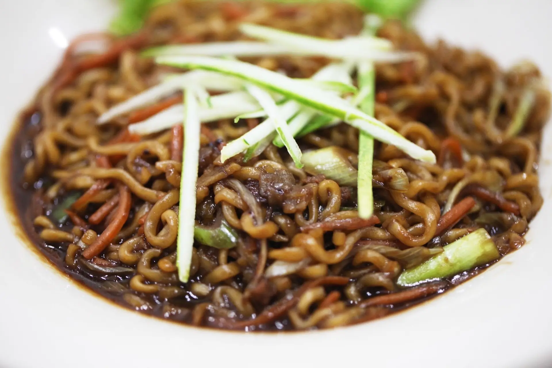 Hình ảnh Mỳ gói đen