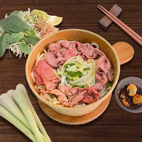 Hình ảnh Bún bò Huế tái chả