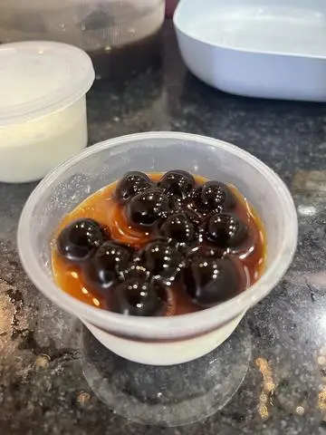Hình ảnh Panna cotta trân châu đường đen