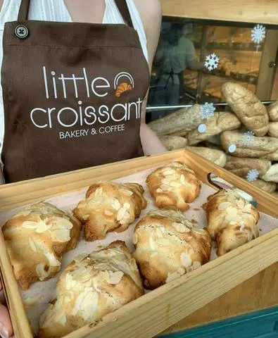 Hình ảnh Croissant Hạnh Nhân