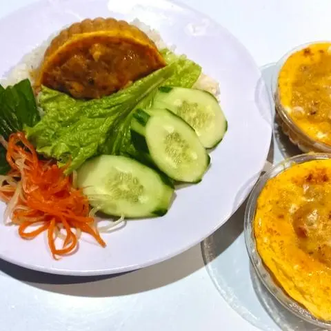 Hình ảnh Cơm Mắm chưng + Lạp xưởng 
