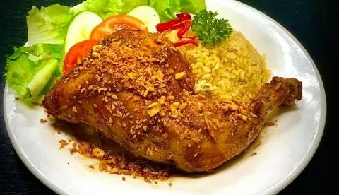Hình ảnh Cơm Gà Bơ Tỏi (đùi)