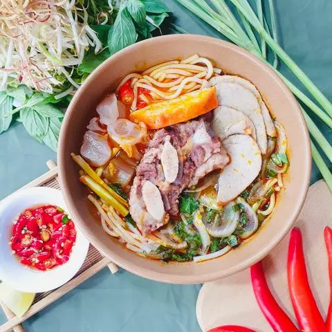 Hình ảnh Bún bò đặc biệt xí quách - Pepsi