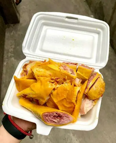 Hình ảnh Gà ủ muối nửa con - hâm nóng