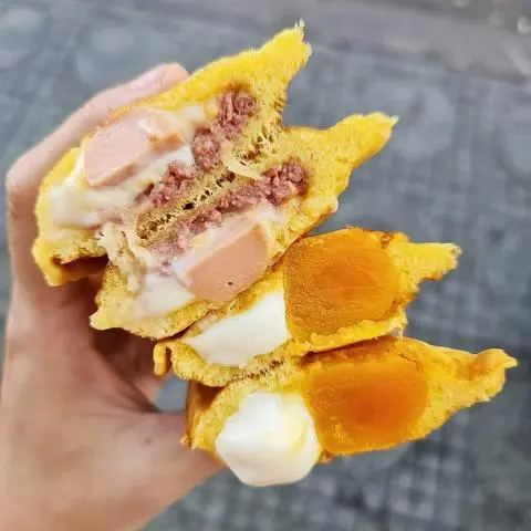 Hình ảnh Hotdog thập cẩm 4 món
