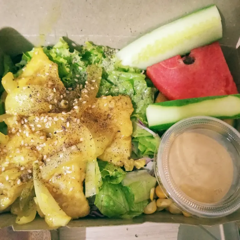 Hình ảnh Salad Cá phi lê + rau củ mix