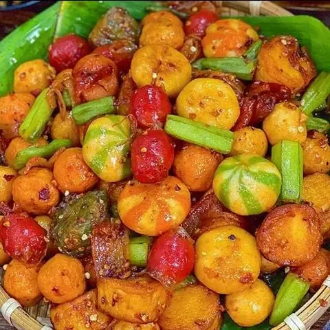 Hình ảnh Combo viên thập cẩm kèm sốt (3-4 người)