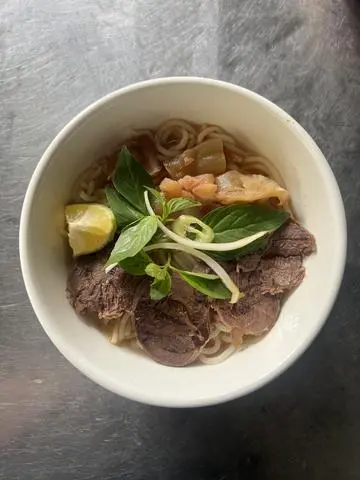 Hình ảnh Bún bò nạm gân