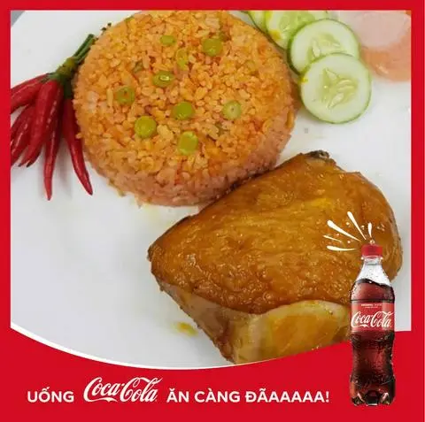 Hình ảnh cơm chiên gà vừa +coca 390ml