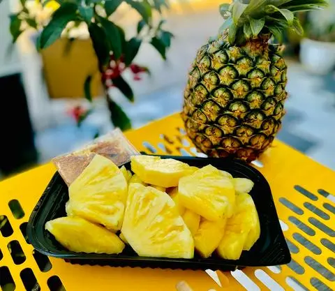 Hình ảnh Thơm - pineapple (~300gr)