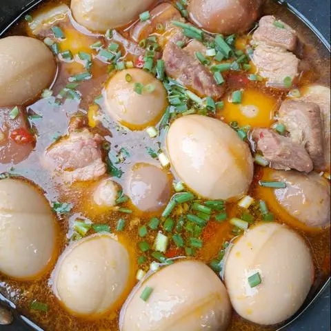 Hình ảnh CƠM +THỊT KHO TRỨNG VỊT