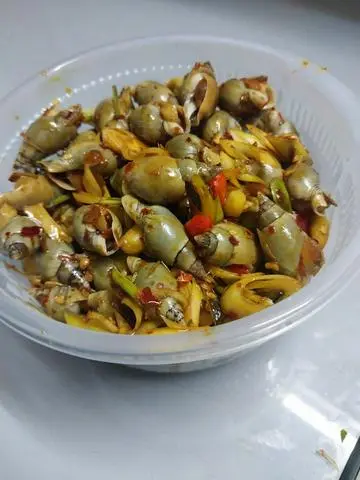 Hình ảnh Ốc cà na đại xào sả ớt phần 