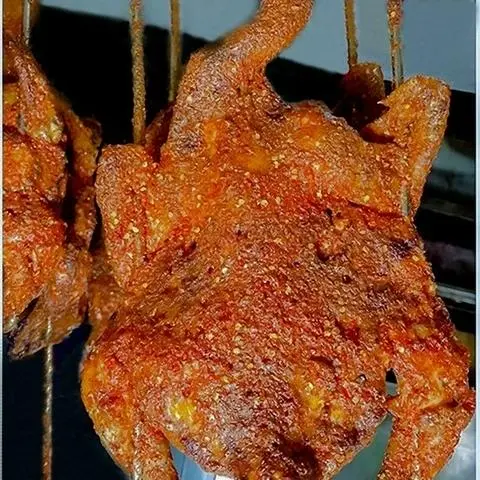 Hình ảnh Combo 2 Con Gà Nướng Muối Ớt
