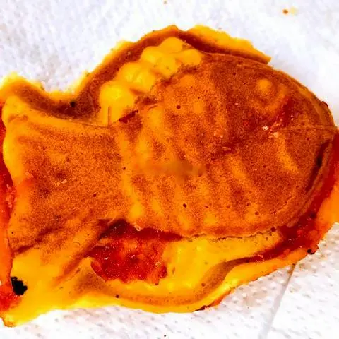 Hình ảnh Bánh cá dâu