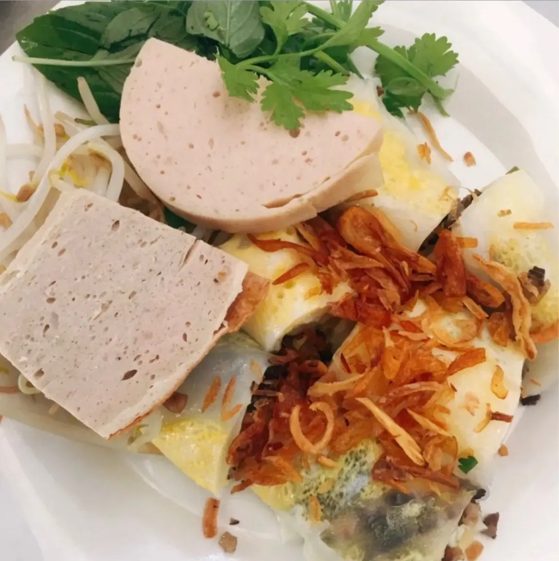 Hình ảnh bánh cuốn trứng phần lớn