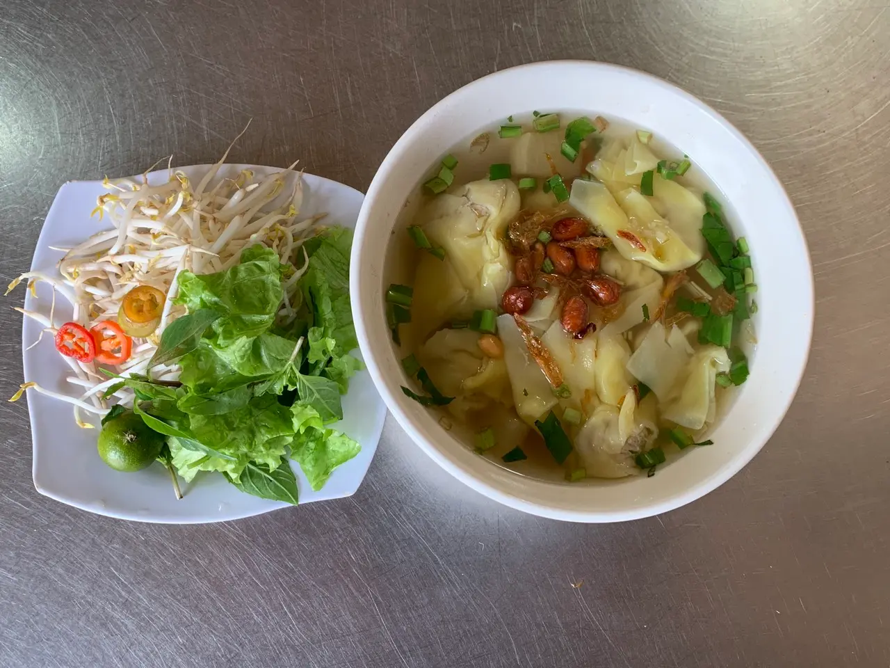 Hình ảnh Hoành thánh nước chay