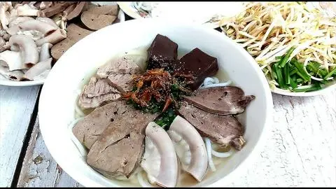 Hình ảnh Mì gói đồ lòng