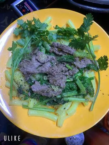 Hình ảnh Nui xào bò+ tóp mỡ 