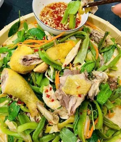 Hình ảnh Gỏi gà rau tiến vua