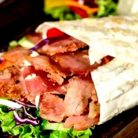 Hình ảnh Kebab cuộn thịt heo xông khói - phô mai