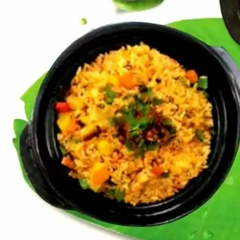 Hình ảnh Cơm chiên kiểu Thái chay