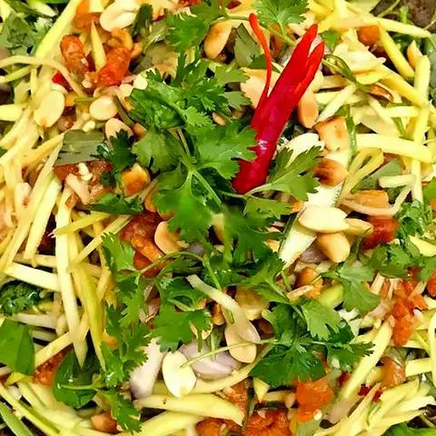 Hình ảnh Gỏi xoài khô đủ đầy
