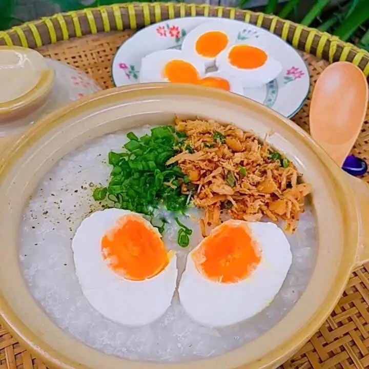 Hình ảnh Cháo hột vịt muối - phần 1 trứng