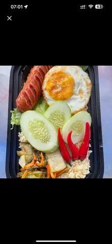 Hình ảnh Cơm chiên-Xúc xích gà xông khói (1cái) + Ốp la (1trái)