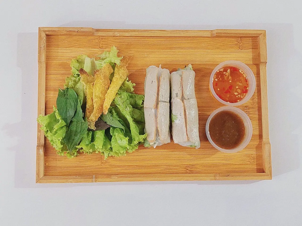Hình ảnh Combo 5 cuốn chả cá + Nước