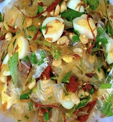 Hình ảnh Bánh tráng trộn mỡ hành đặc biệt