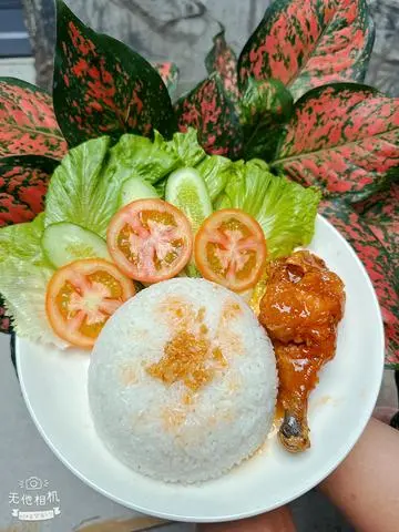 Hình ảnh Cơm Đùi Gà Chiên Nước Mắm