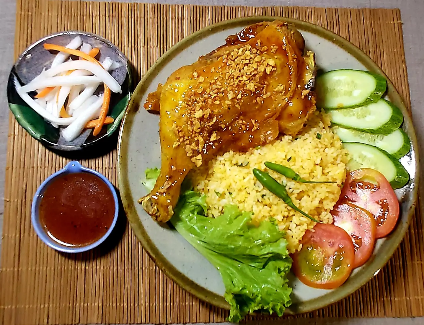 Hình ảnh Cơm gà góc tư - Xối Mỡ 
