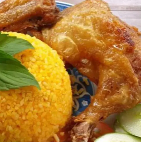 Hình ảnh Cơm Gà Xối Mỡ