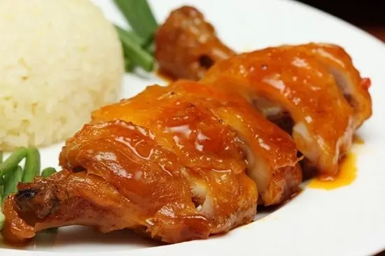 Hình ảnh Cơm gà góc tư sốt mắm