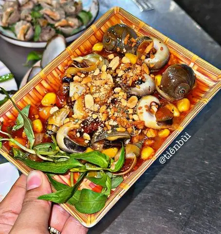 Hình ảnh Ốc Mỡ xào me 