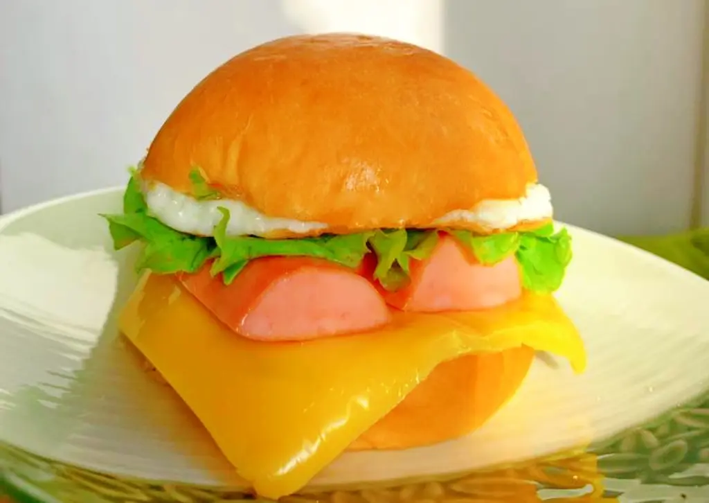 Hình ảnh Hamburger Xúc Xích Phô Mai