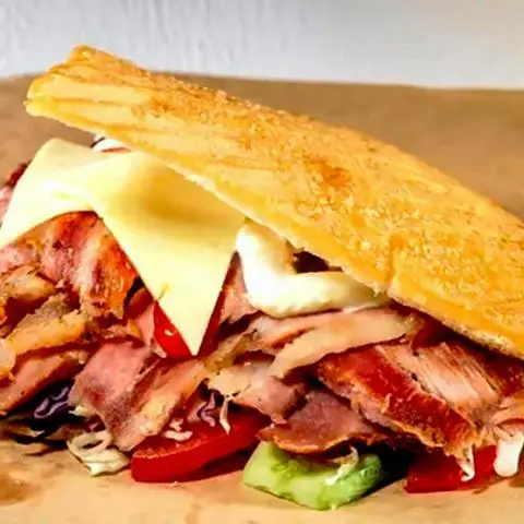 Hình ảnh Kebab thịt heo xông khói - phô mai