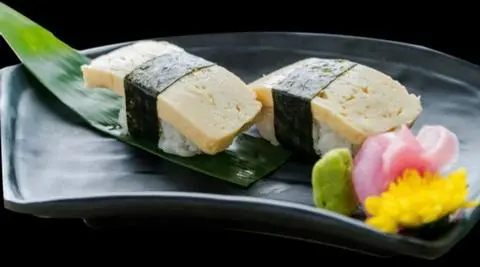 Hình ảnh sushi trứng cuộn kiểu nhật