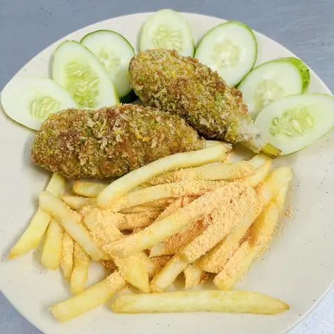 Hình ảnh Đùi xả (2cái) + khoai tây lắc phomai