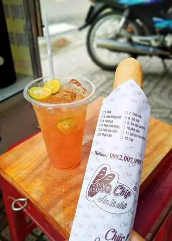 Hình ảnh Combo bánh mì que pate + Trà tắc