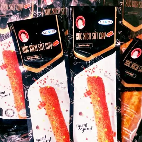 Hình ảnh 2 Gói  Xúch Xích Nướng Sốt Cay