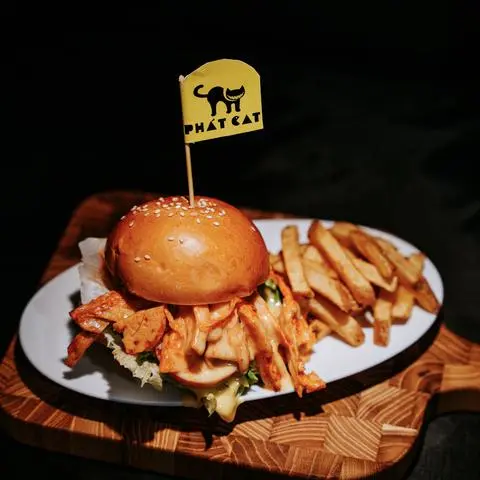 Hình ảnh Pulled Tofu Burger/ Burger Chay 