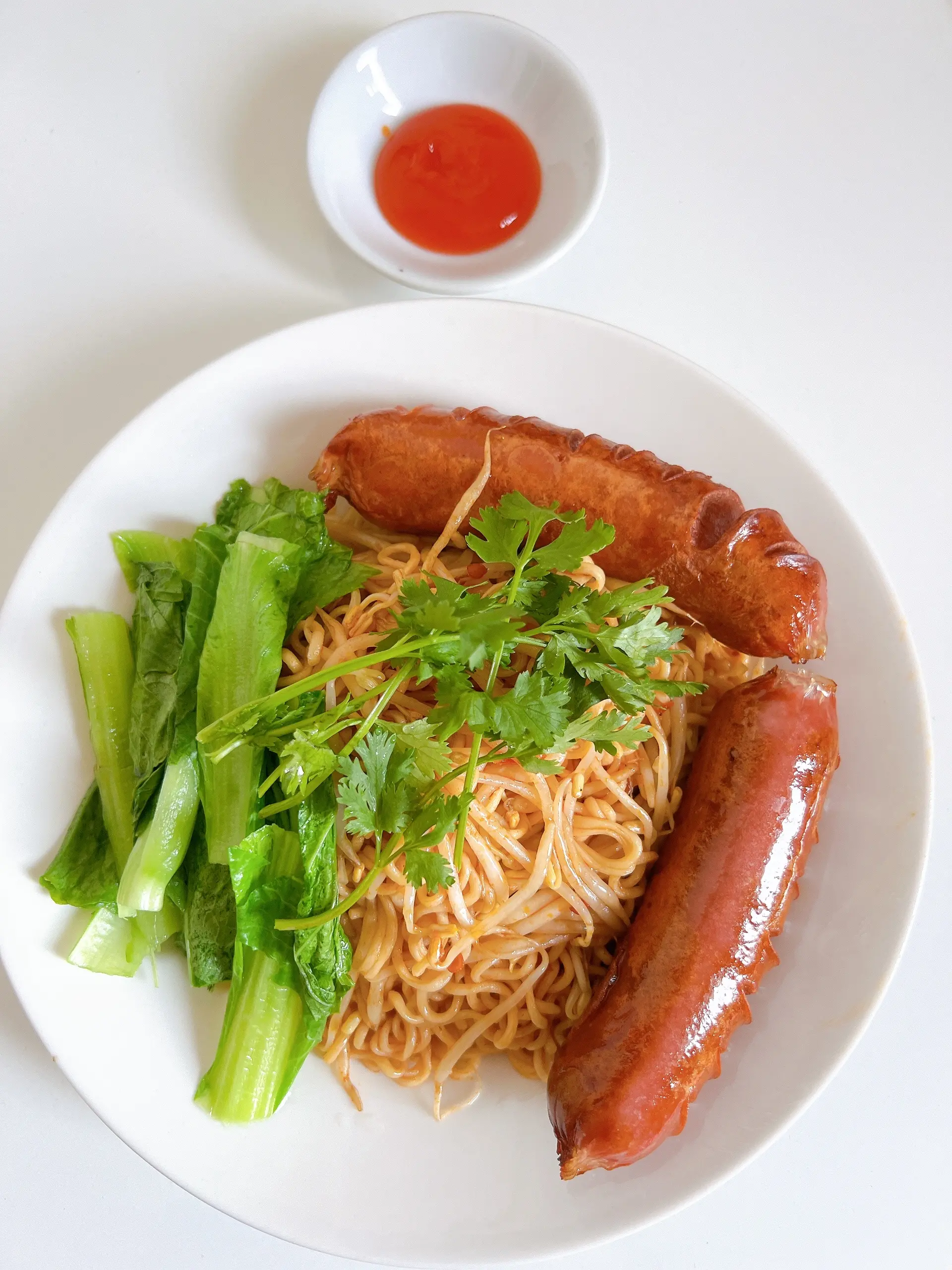 Hình ảnh Mì trộn siukay xúc xích
