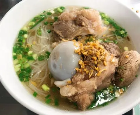 Hình ảnh Hoành thánh xương ống