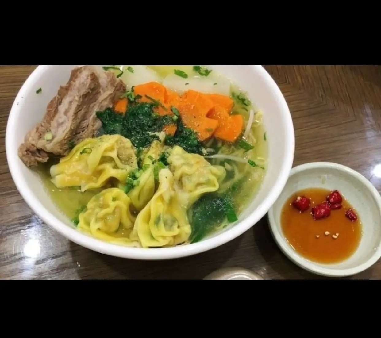Hình ảnh Hoành thánh xương